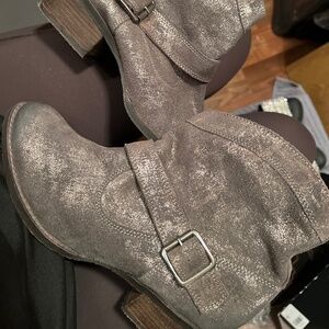 Naughty monkey leather ankle boots 10 silver metallic pewter